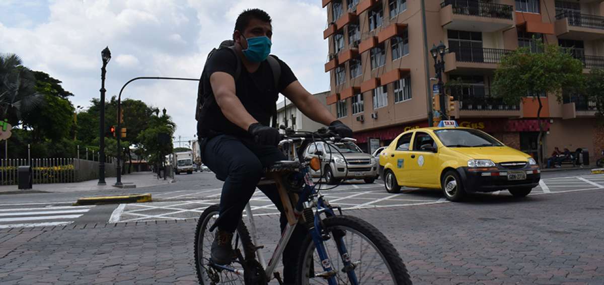 Los ciudadanos y deportistas que recorren en bicicleta las carreteras y avenidas del pa&iacute;s constituyen un colectivo constantemente amenazado por la intolerancia y la impericia de conductores de automotores.