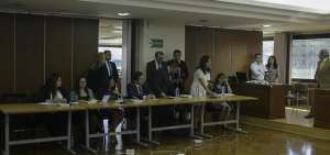 La fiscal general encargada, Ruth Palacios (de blanco), en primera instancia pidi&oacute; prisi&oacute;n preventiva para Vicu&ntilde;a.