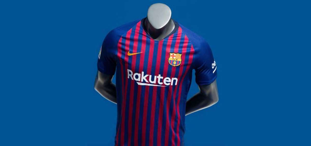 La camiseta contar&aacute; con 10 franjas verticales en la parte frontal.