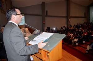 Juan Carlos Cassinelli, presidente de la Comisi&oacute;n de Enmiendas Constitucionales, durante su exposici&oacute;n. 