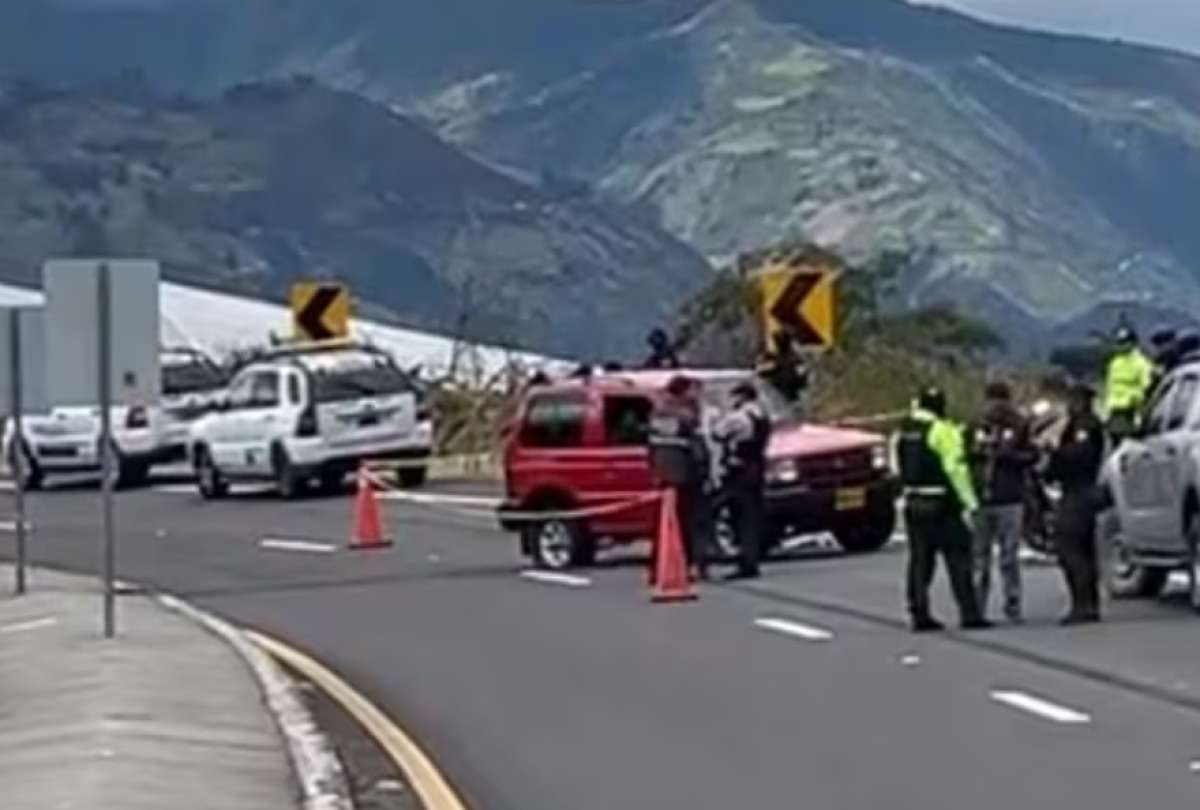 La persecuci&oacute;n policial oblig&oacute; a cerrar un carril en la v&iacute;a E35 mientras se realizaban las diligencias.