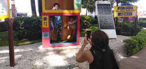 En el malec&oacute;n Sim&oacute;n Bol&iacute;var de Guayaquil se realiza la exposici&oacute;n Mundo Retro.