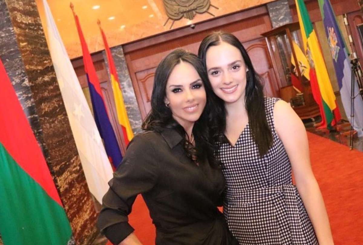 Emilia Reece, hija de Marcela Holgu&iacute;n,  ha ocupado cargos en la Presidencia de la Rep&uacute;blica y en empresas p&uacute;blicas vinculadas al Estado.