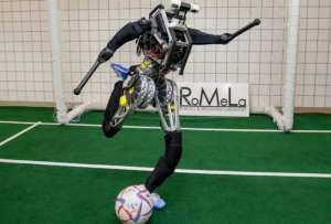 Artemis es un robot creado para jugar fútbol