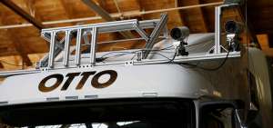 Este es uno de los camiones Otto equipados con c&aacute;maras, sensores, software, entre otras tecnolog&iacute;as que permiten la circulaci&oacute;n del automotor sin un piloto.