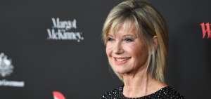 Olivia Newton-John, que apoya a las asociaciones de lucha contra el c&aacute;ncer, dijo que deseaba que su pa&iacute;s legalizara el cannabis para uso m&eacute;dico. 