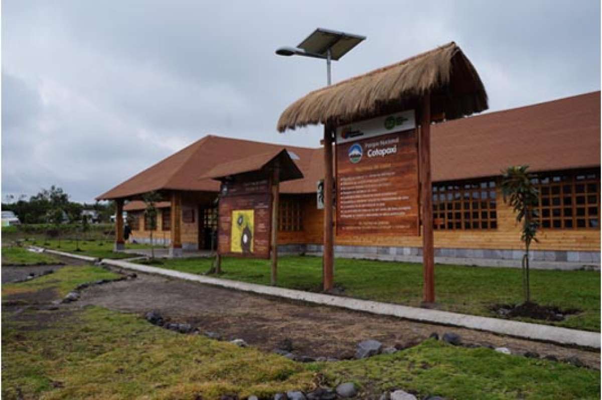 Este tipo de infraestructura, acorde con el entorno, aguarda a los visitantes de esta reserva natural situada en la provincia de Cotopaxi. Foto: Silvia Osorio│El Tel&eacute;grafo
