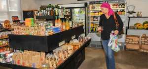 SuperFoods es uno de los restaurantes que tiene la certificaci&oacute;n de Responsabilidad Nutricional, otorgada por el Ministerio de Salud. En ese lugar se venden productos org&aacute;nicos, sin az&uacute;car, sin gluten, sin lactosa y sin ning&uacute;n qu&iacute;mico.