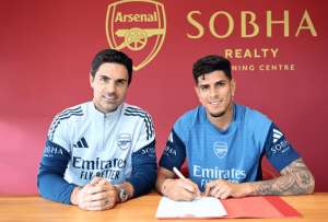 Piero Hincapié jugará en el Arsenal de Inglaterra