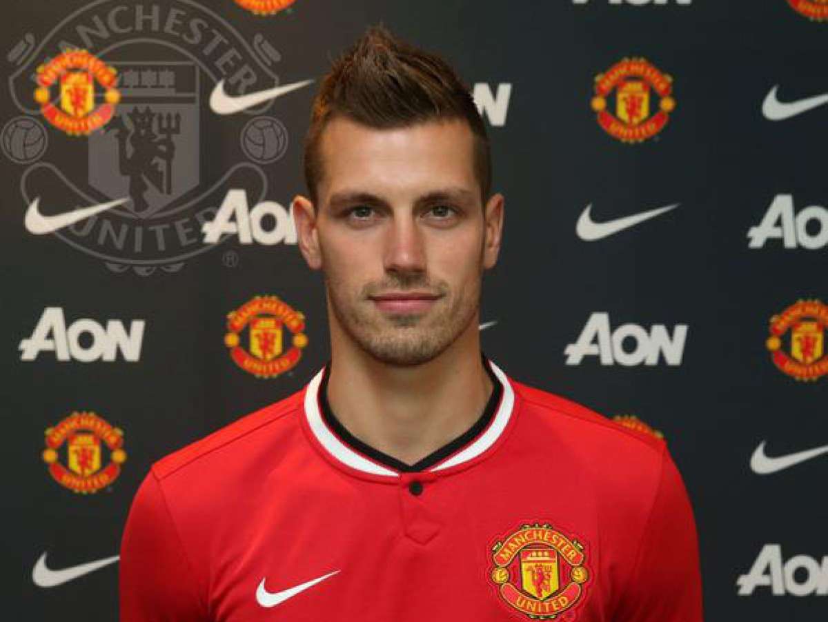 Schneiderlin firma por cuatro a&ntilde;os con el Manchester United