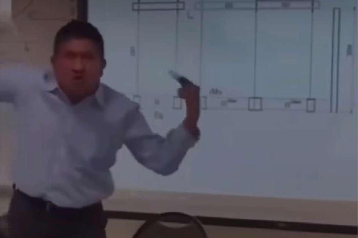 Un profesor les dio una clase de &eacute;tica profesional a sus estudiantes de ingenier&iacute;a, en M&eacute;xico.