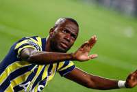 Énner Valencia marcó el gol del triunfo para el Fenerbahce