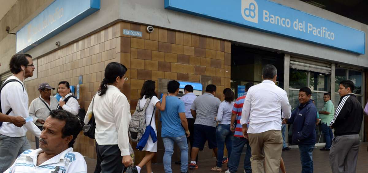 El encaje bancario se incrementa para los bancos cuyos activos superen los $ 1.000 millones, de acuerdo con la resoluci&oacute;n N&deg; 302-2016-F.