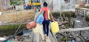 Los proveedores de agua venden a un d&oacute;lar el tanque de 55 galones y muchas veces no la procesan.