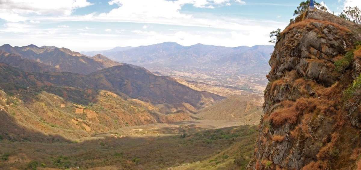 Shiriculapo (Balc&oacute;n del Inca) es un mirador natural formado por una monta&ntilde;a rocosa de granito.