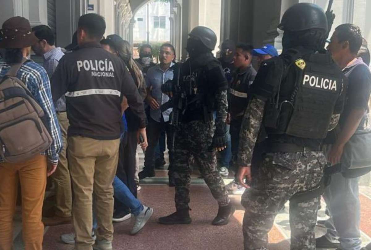 Allanan oficinas de la Alcald&iacute;a de Guayaquil