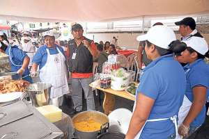 En 2013 las autoridades de salud inspeccionaron alrededor de 2.300 sitios de expendio de comida y hasta mayo se han evaluado m&aacute;s de 4.000 lugares. Foto: Archivo