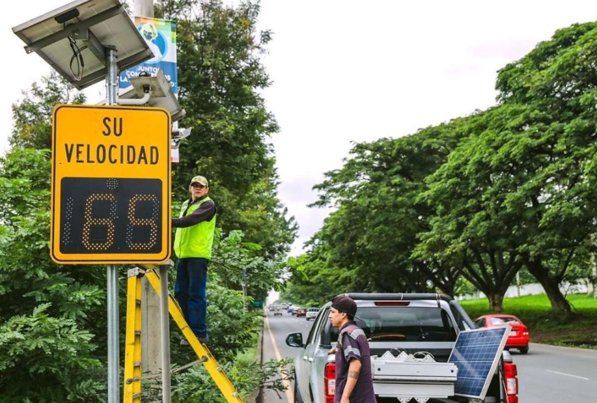 La noticia tomó por sorpresa a más de uno: juez suspendió de forma temporal los fotorradares y, por ende, sus multas. Pero, ¿qué pasa en Guayaquil?