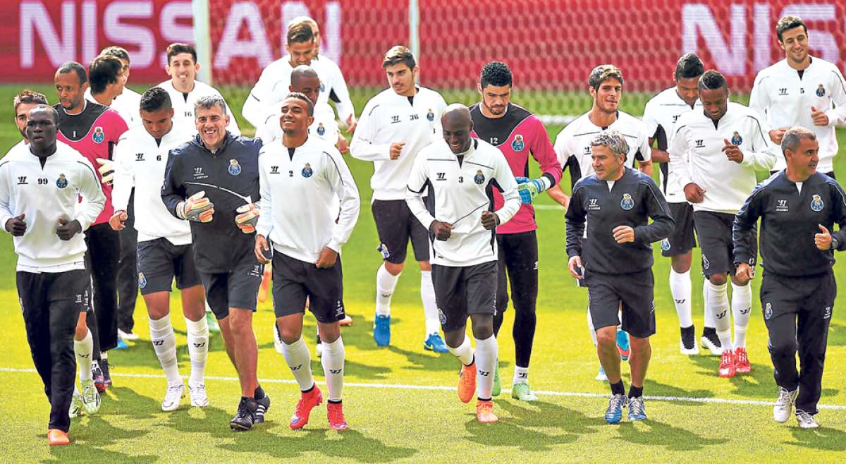 El optimismo fue evidente durante la &uacute;ltima pr&aacute;ctica que realiz&oacute; ayer el Oporto en el estadio Do Dragado, previo al partido de hoy ante el Bayern M&uacute;nich. Foto: AFP