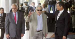 Correa, Mujica y Samper dialogan sobre pol&iacute;tica econ&oacute;mica de la regi&oacute;n