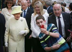Con 88 a&ntilde;os, a la reina Isabel no le gustan los selfies