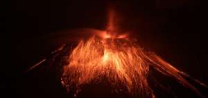 La incandescencia perdura en el Tungurahua