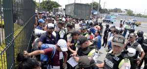 Hasta 400 venezolanos llegaron a vivir en el parque de  skateboarding en Guayaquil