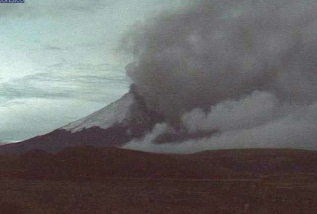 Se reporta caída de ceniza del volcán Cotopaxi al sur de Quito