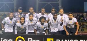 Barcelona logra la victoria contra un aguerrido Aucas