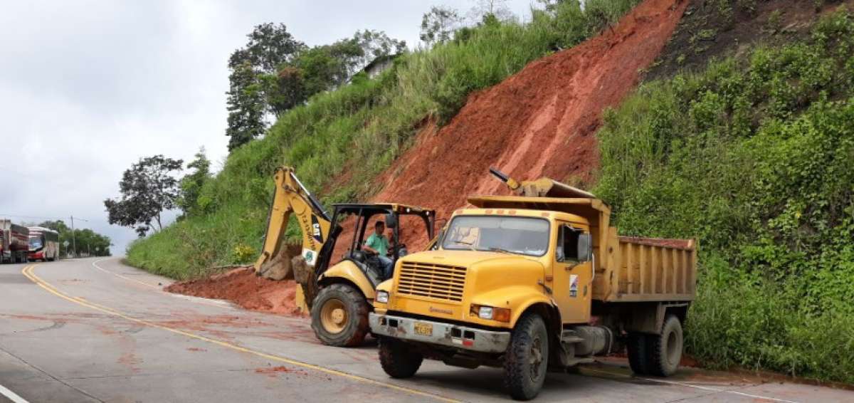 MTOP desarrolla en las v&iacute;as del pa&iacute;s el 'Operativo invierno'