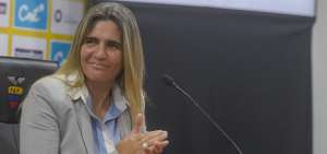 Una admiradora de Rivelino se hace cargo de la Tricolor femenina