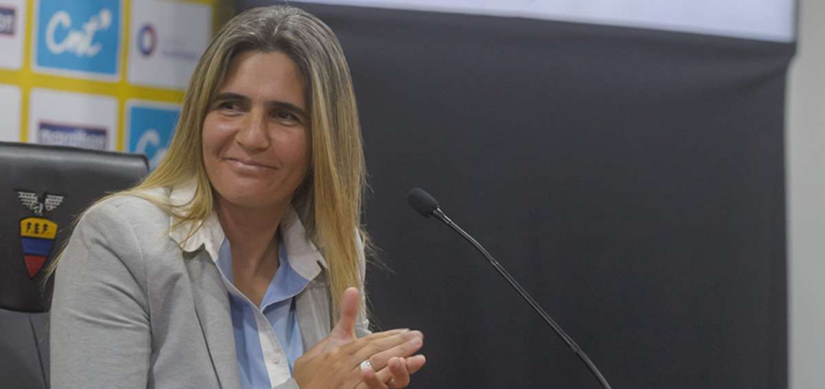 Una admiradora de Rivelino se hace cargo de la Tricolor femenina