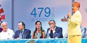 La artista Mery Ar&aacute;uz intervino durante la sesi&oacute;n popular presidida por el Segundo Mandatario. FOTO: KARLY TORRES.