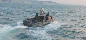 Personal naval patrulla el golfo, los r&iacute;os y el mar de la Costa para el control de robos a camaroneras.