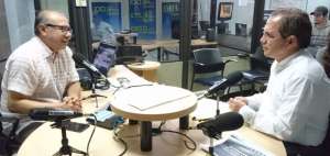Orlando P&eacute;rez (i) entrevist&oacute; esta ma&ntilde;ana al ministro Ricardo Pati&ntilde;o.