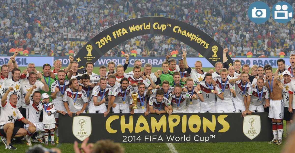 Los alemanes celebraron el t&iacute;tulo en el campo del estadio Maracan&aacute;. Foto: AFP