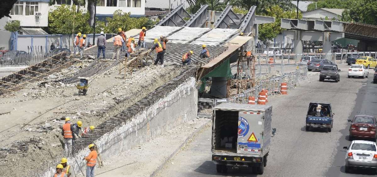 Cierre de avenida se alista por obra