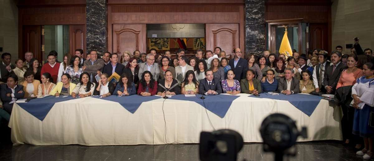 El bloque hizo un pronunciamiento esta tarde. Foto: Fernando Sandoval / El Tel&eacute;grafo 
