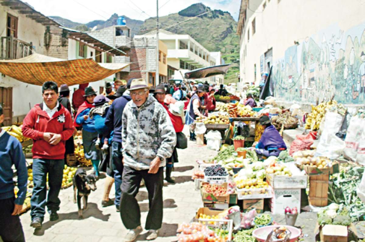 Simi&aacute;tug alberga el comercio de la Sierra Centro (Galer&iacute;a)