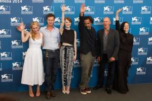 En la gr&aacute;fica: Amy Ryan, Edward Norton, Emma Stone, director Alejandro Gonzalez Inarritu, Michael Keaton y Andrea Riseborough.