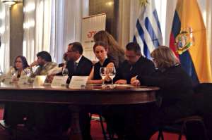 Durante el evento se firm&oacute; un convenio entre la Secretar&iacute;a T&eacute;cnica de Discapacidades (Setedis), adscrita a la Vicepresidencia, y el Ministerio de Desarrollo Social uruguayo. Foto: Twitter Vicepresidencia 