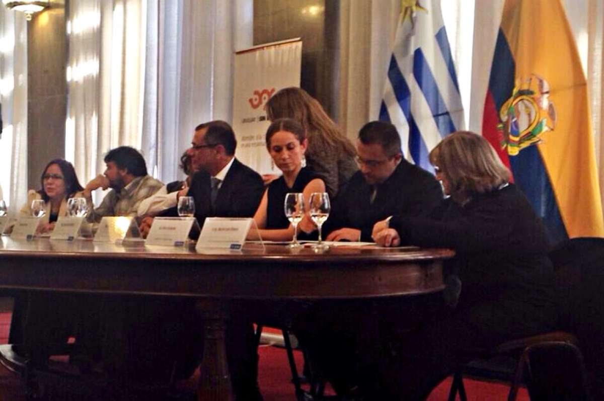 Durante el evento se firm&oacute; un convenio entre la Secretar&iacute;a T&eacute;cnica de Discapacidades (Setedis), adscrita a la Vicepresidencia, y el Ministerio de Desarrollo Social uruguayo. Foto: Twitter Vicepresidencia 