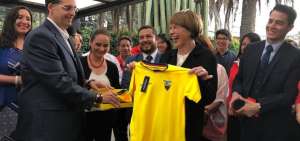 Elke B&uuml;denbender es reconocida por impulsar la Formaci&oacute;n Dual en su pa&iacute;s, un programa formativo que tambi&eacute;n forma parte del sistema educativo de Ecuador.