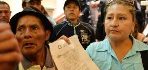 Habitantes del sur de la urbe mostraron su inconformidad por la cobranza de las contribuciones especiales y revalorizaci&oacute;n de la tierra.