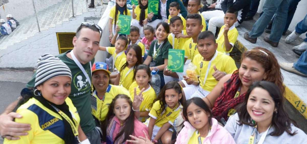 Despu&eacute;s del acto protocolario del encuentro Ecuador-Brasil, los chiquillos se ubicaron entre las generales nororiental y noroccidental del estadio Atahualpa, donde disfrutaron del cotejo con toda comodidad. 