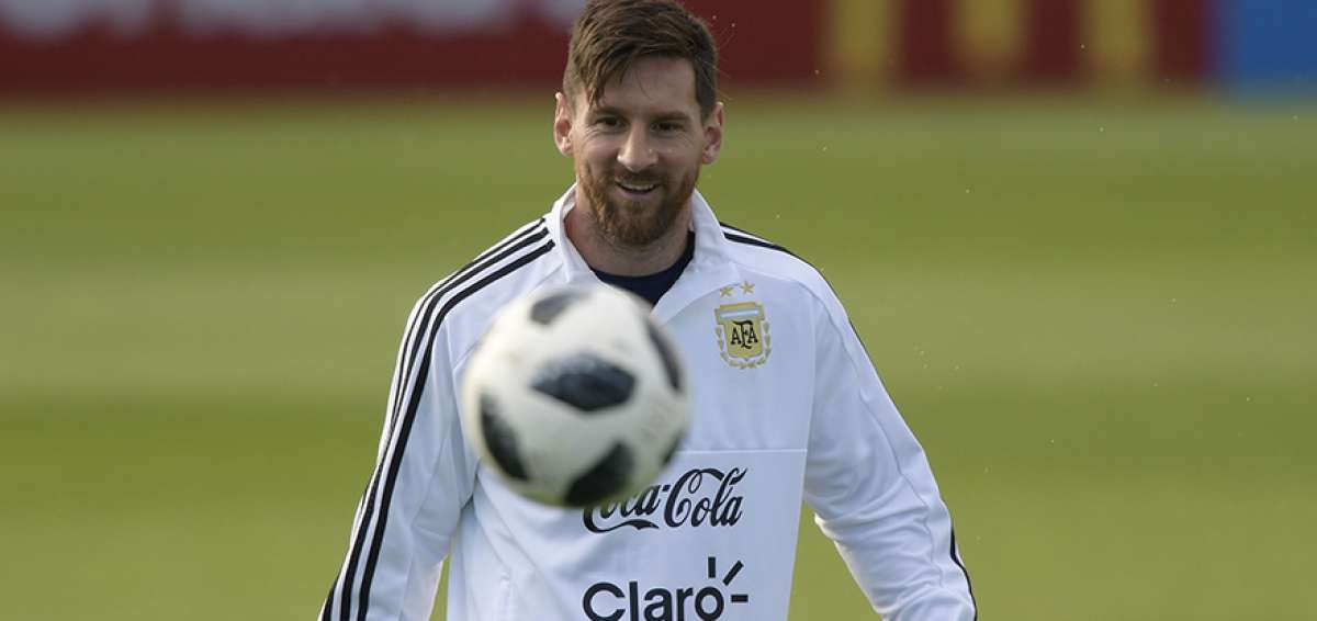 El delantero Lionel Messi fue uno de los m&aacute;s solicitados por la gente.