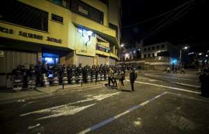 La Polic&iacute;a evit&oacute; mayores desmanes. Foto: Marco Salgado / El Tel&eacute;grafo 