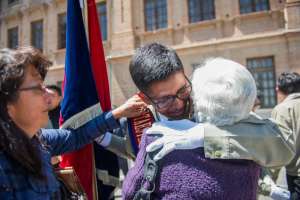 Los alumnos de tercero de bachillerato se comprometieron defender al pa&iacute;s en el acto de Juramento de la Bandera. Foto: Fernando Sandoval/ EL TEL&Eacute;GRAFO