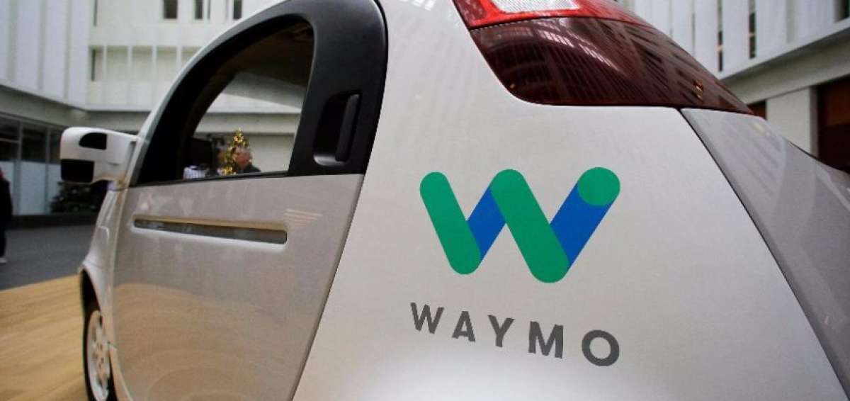 Waymo acusa a Otto y a Uber de robo  y violaci&oacute;n de patente, y pide un proceso ante un jurado con el fin de prohibirles la utilizaci&oacute;n de sus tecnolog&iacute;as. 
