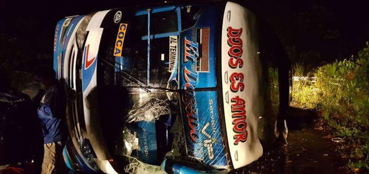 Accidente de tr&aacute;nsito en la ruta Ambato-Tena-Coca deja varios heridos